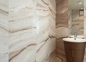 Luxus v kúpeľni! Ako vytvoriť elegantný priestor s mramorovými dlaždicami