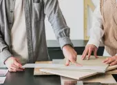 Aký je rozdiel medzi projektantom, architektom a interiérovým dekoratérom? Pozrite sa, čo tieto profesie robia