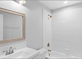 Klasika a modernosť v krémovej farbe – najpopulárnejšie kúpeľnové dlaždice
