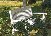 Drevené záhradné lavice - ako na to?