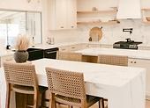Ako si vybrať farbu dlaždíc pre kuchynský nábytok? Pozrite si najzaujímavejšie riešenia!