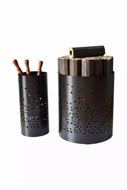 Stojan ku krbu na drevo KS-17 čierny
