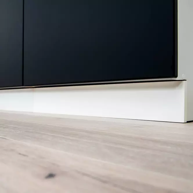 Kuchynská skrinka Denis d80 čierna mat/biela
