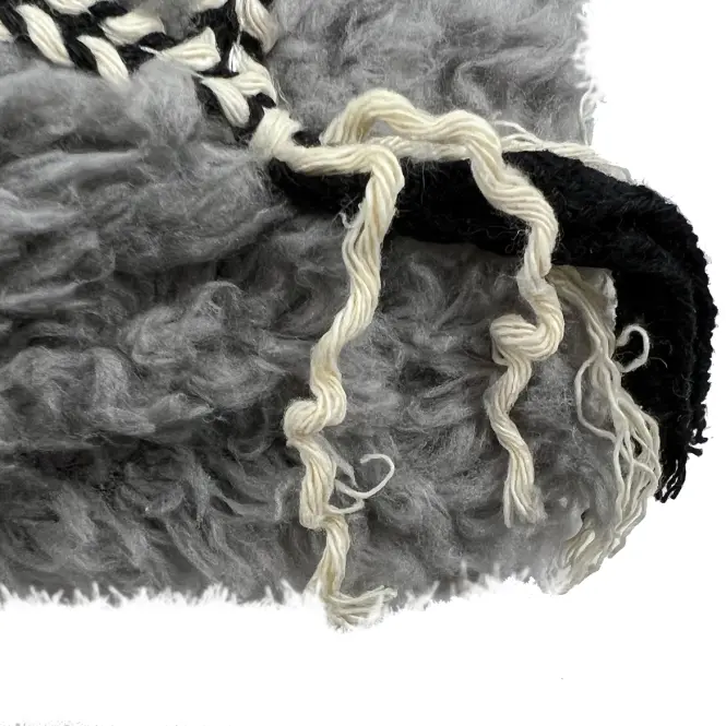 Obliečka Sherpa 45x45 sivý Merkury Home,4