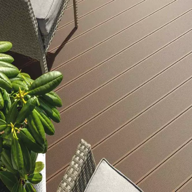 Brúsená kompozitná terasová doska Bergdeck gaštan 2400x150x25mm,3