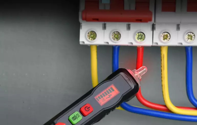 Bezkontaktný tester napätia a fáz Habotest HT101,6