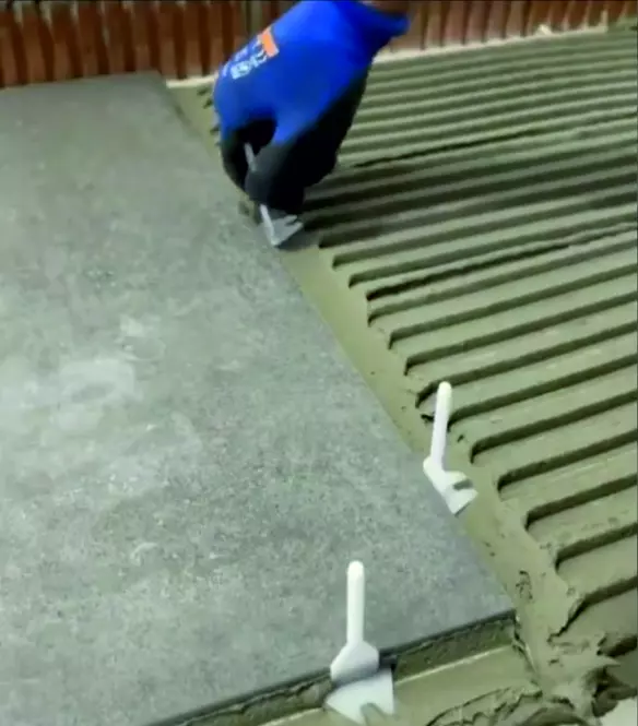 Sada nivelačného systému Ostero, klip 100 ks + klin 100 ks + kľúč,2