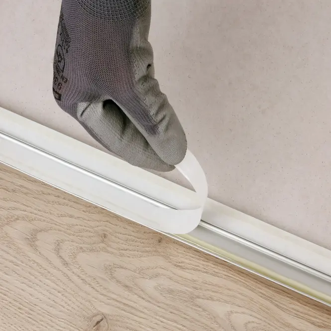 Lišta ochranná zatlačovacia LW 30 5W1 2,79 C-0 strieborná,4