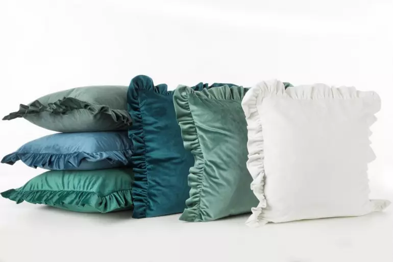 Obliečka na vankúš Velvet/25/N 45x45 červený volán 387651,8