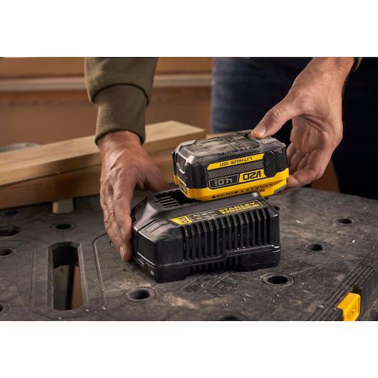 Stanley Fatmax Akumulátor 18V 4.0Ah V20 SFMCB204