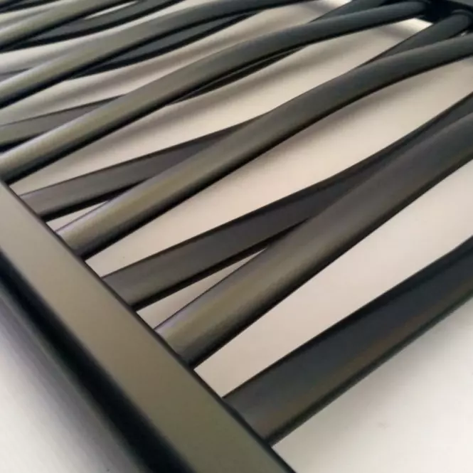 Kúpeľňový radiátor Łezka 3D Ł3D 29/50 čierna 1580x540,4