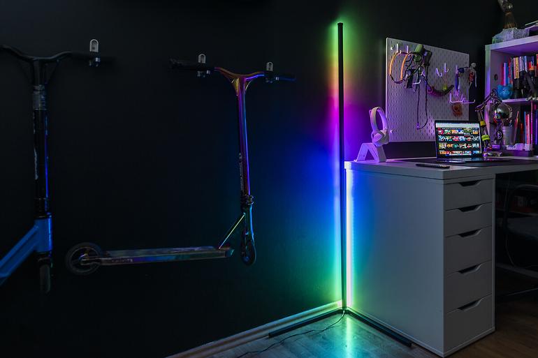 Stojanová lampa LED 66031 KB Corner 01 B 3000K RGB+W