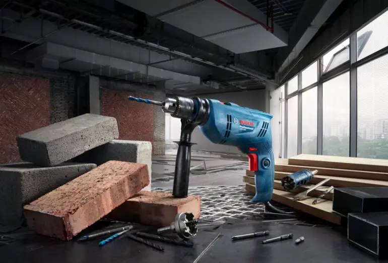 Príklepová vŕtačka Bosch Professional 600W GSB 600,4