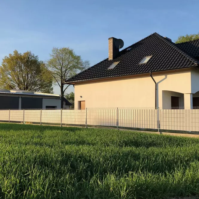 Klipsy do záhradných pásov svetlošedý,2