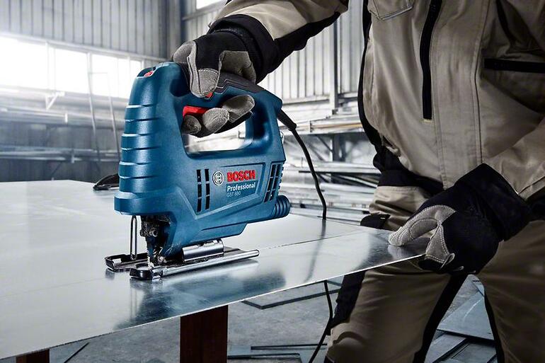 Priamočiara píla Bosch Professional 500 W GST 680,4
