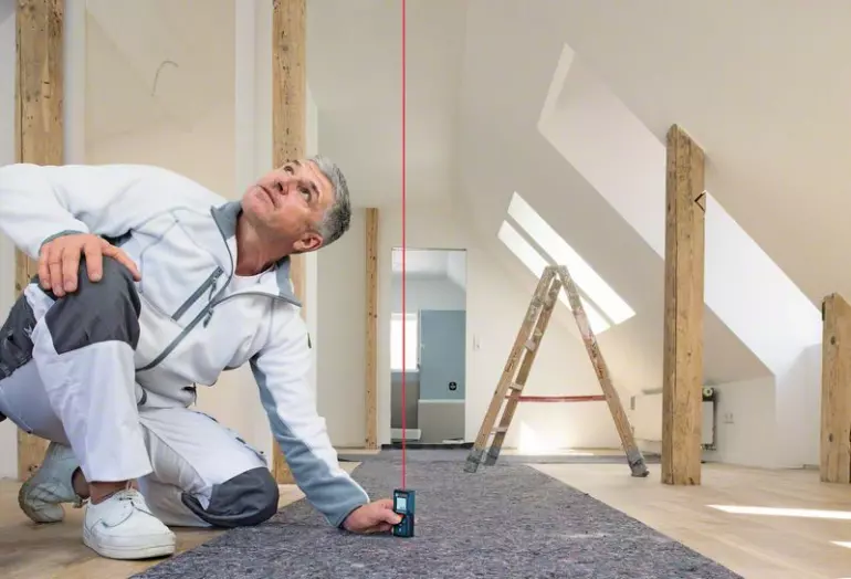 Laserový diaľkomer Bosch Professional GLM 40,2