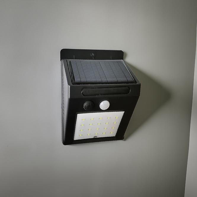 Solárna lampa CONAN VO2224 s pohybovým senzorom
