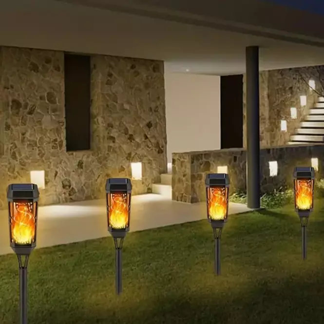 Solárna lampa 46810 Flame čierna