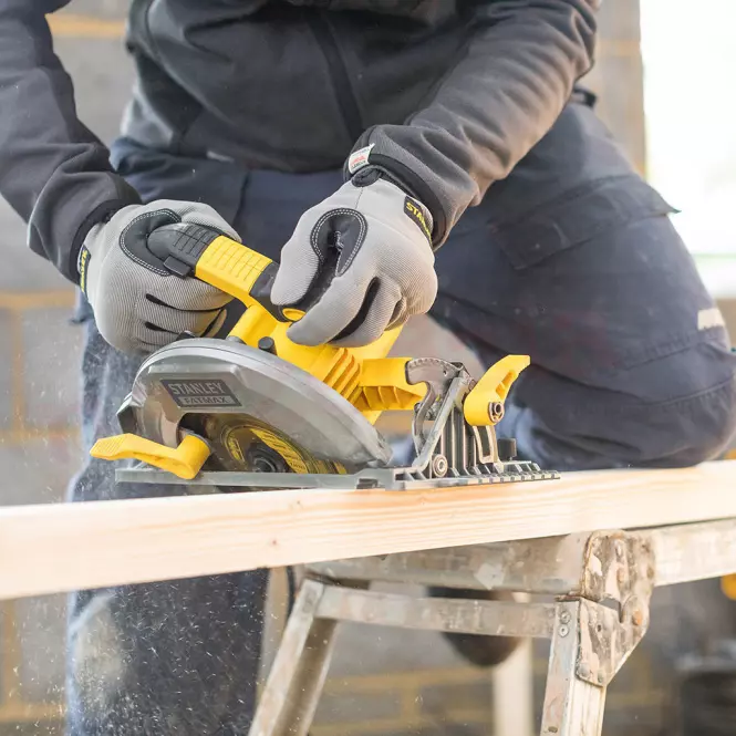 Kotúčová píla 1650 W  STANLEY FATMAX