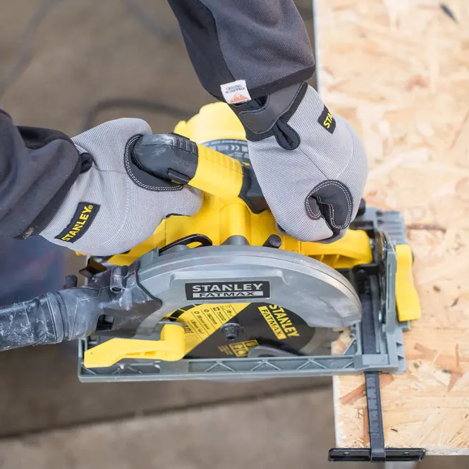 Kotúčová píla 1650 W  STANLEY FATMAX,5
