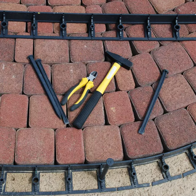Plastový kotviaci klinec Fi 16 25 cm 12 ks