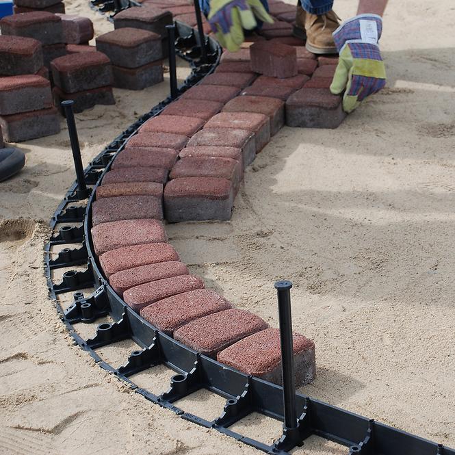 Plastový kotviaci klinec Fi 16 25 cm 12 ks