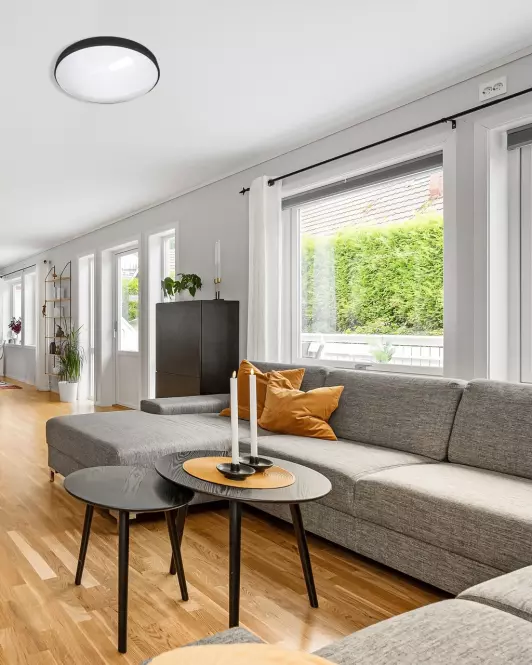 Stropná lampa QTEC 36W 4000K čierna