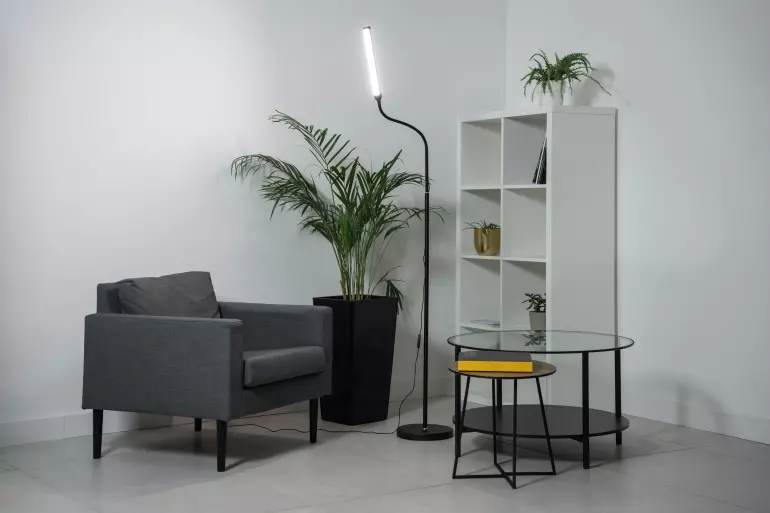 Stojacia lampa LED LONGA 9W Black LP1