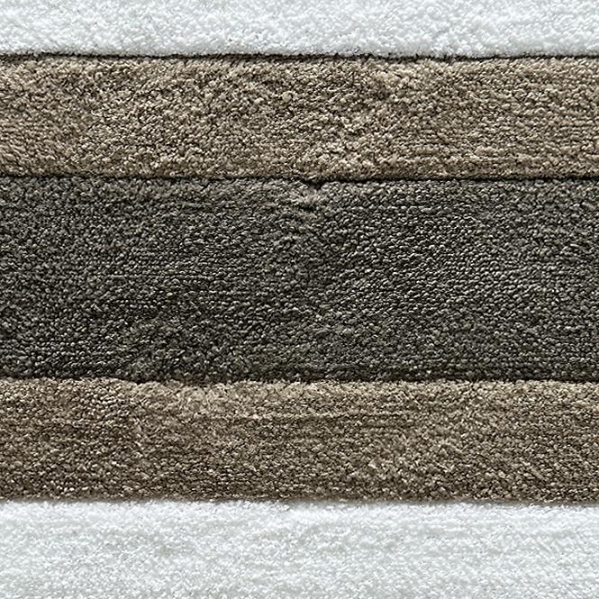 Kúpeľňový koberček 50x80cm, šedé a béžové pruhy