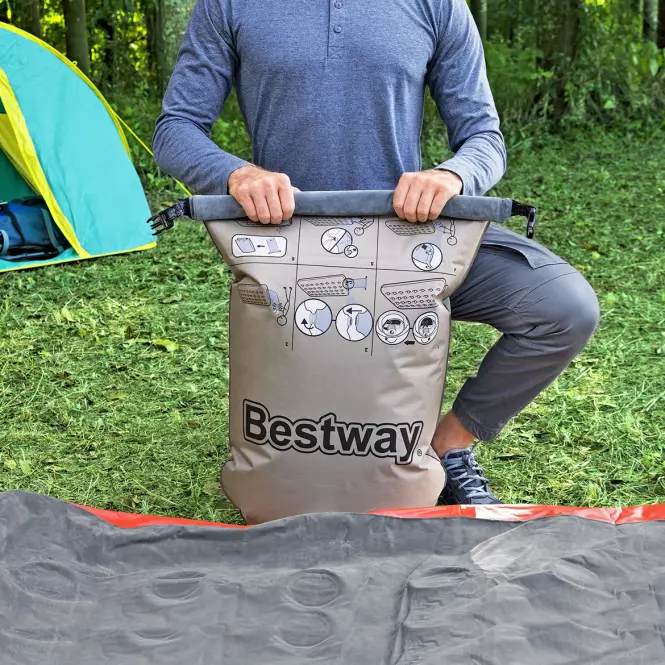 Nafukovací matrac s pumpou 2.03x1.52x0.22m 67703