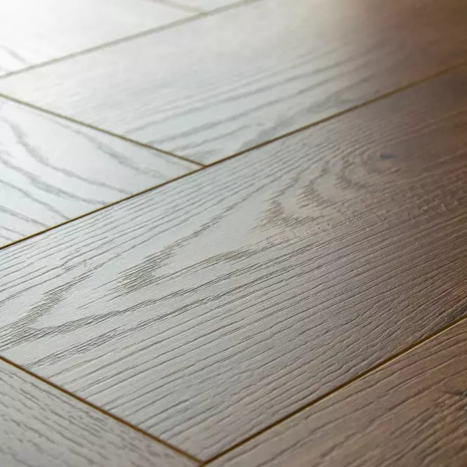 Laminátová podlaha vodeodolná Dub Classical 8mm AC5 Herringbone WR 63270