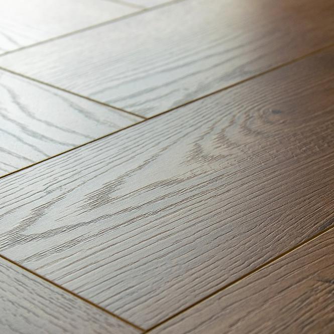 Laminátová podlaha vodeodolná Dub Classical 8mm AC5 Herringbone WR 63270