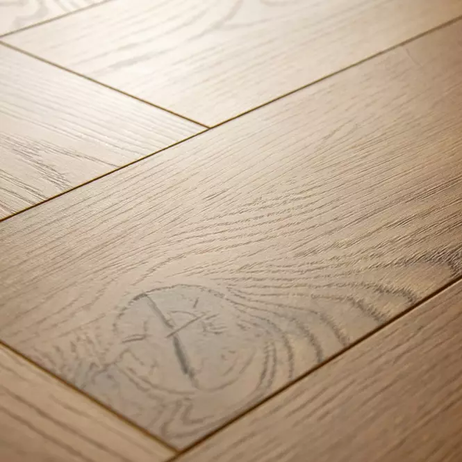 Laminátová podlaha vodeodolná Dub Honey 8mm AC5 Herringbone WR 63267