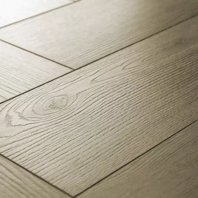 Laminátová podlaha vodeodolná Dub Alicante 8mm AC5 Herringbone WR 63272