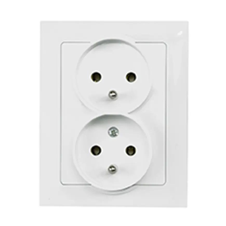 Dvojitá zásuvka česká white MEDIUM