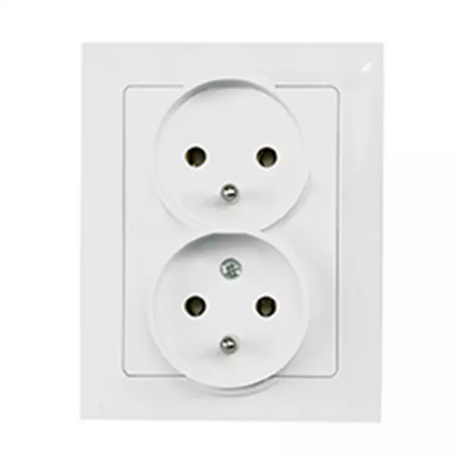 Dvojitá zásuvka czeskie white MEDIUM