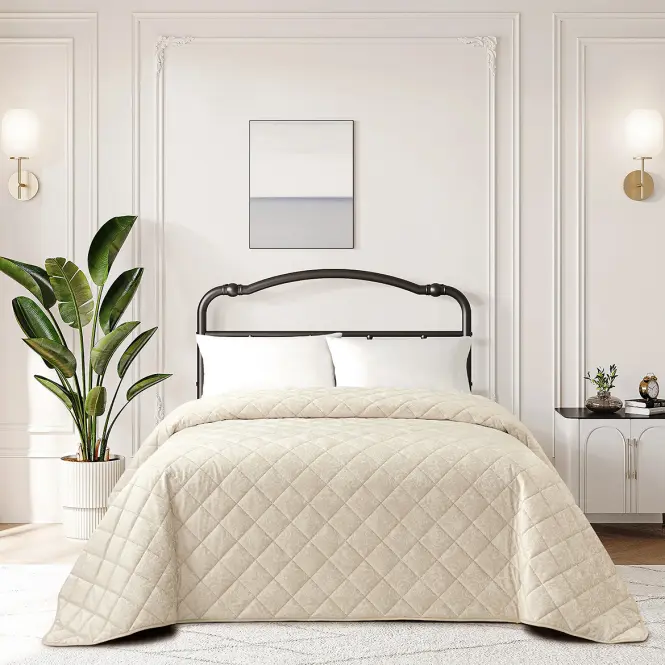 Prikrývka na posteľ Emilia RQ-090 220x250 cm béžová