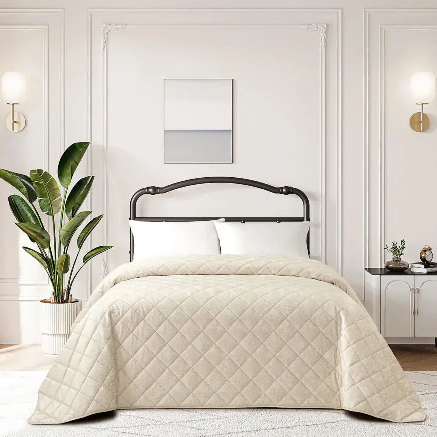 Prikrývka na posteľ Emilia RQ-090 220x250 cm béžová