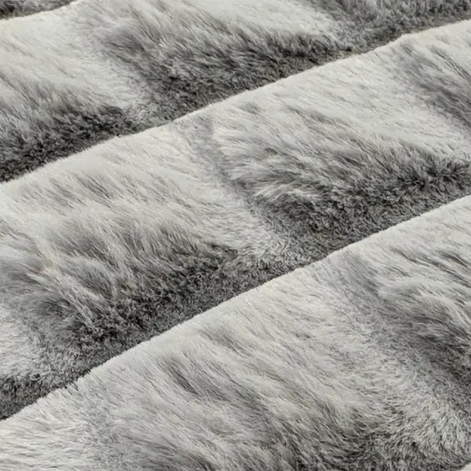 Koberec Aria Biscuit Faux Fur 1,6/2,3 Mrd-677c strieborný