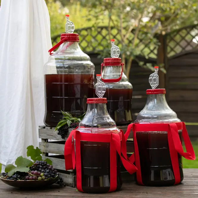 Demižón na víno ľahký, nerozbitný, s úchytom 15 l