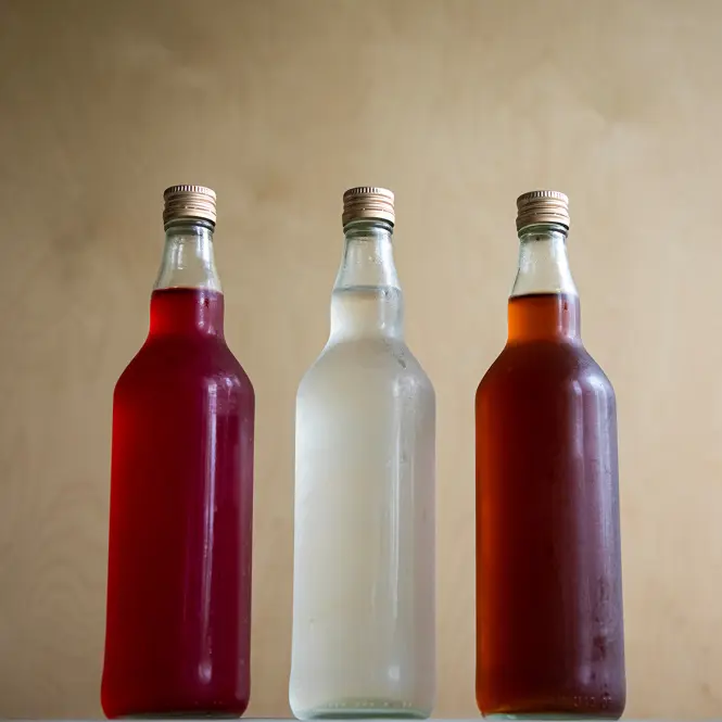 Fľaša 700 ml na alkohol s uzáverom na závit - 4 ks,7