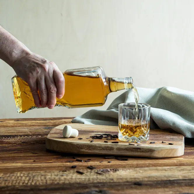 Fľaša ukrajinka 700 ml s korkom