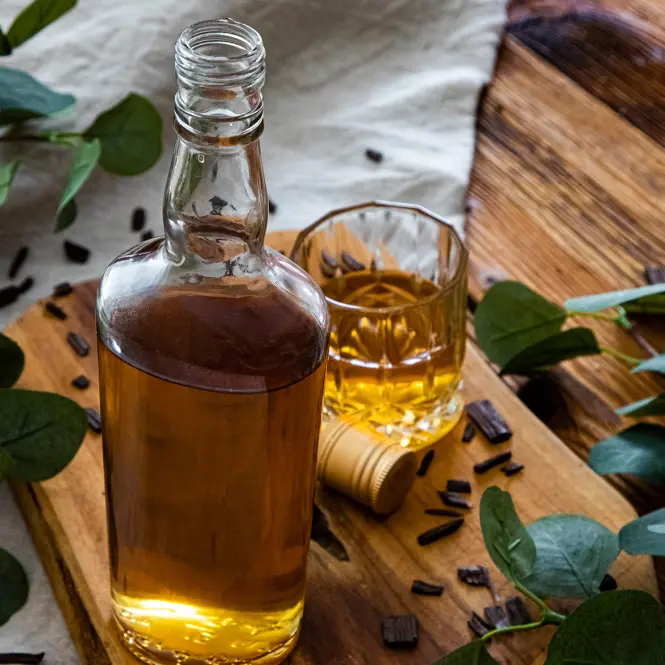 Fľaša na whisky 500 ml s uzáverom na závit,8