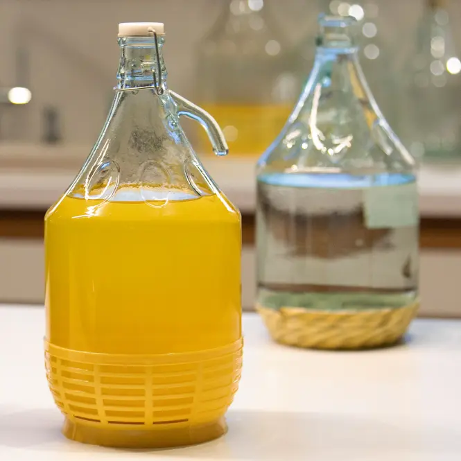 Demižón s drôteným uzáverom 5 l,3