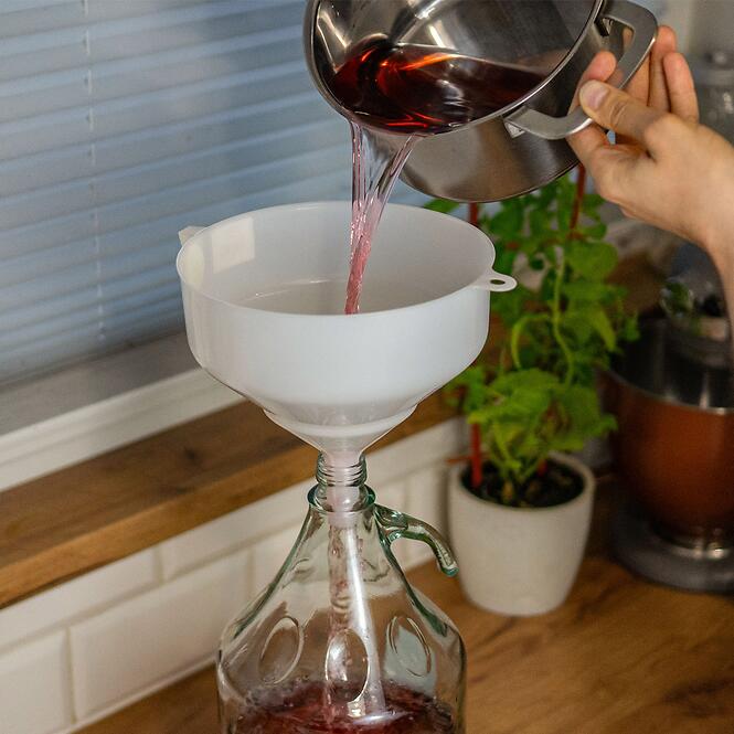 Plastový lievik fi20 cm do demižónov