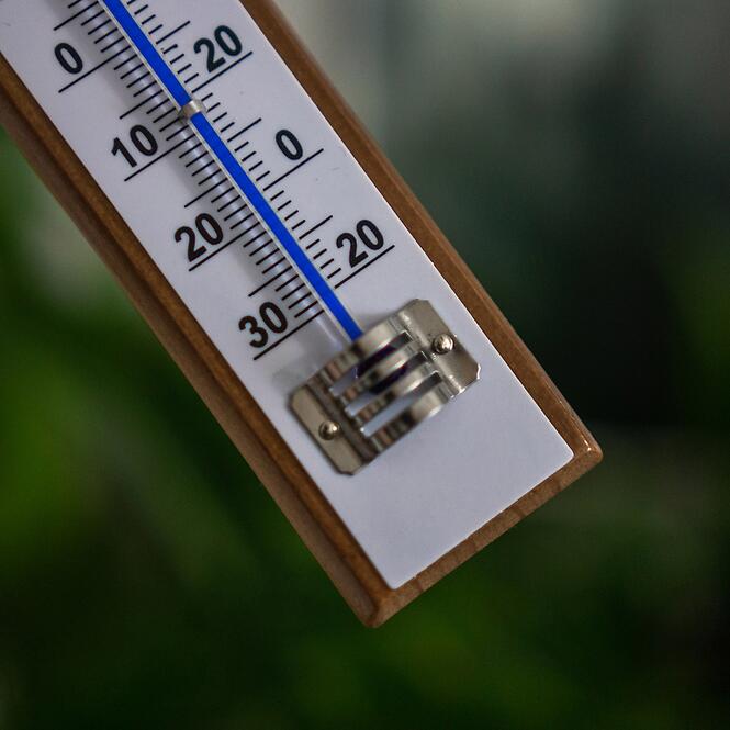 Izbový teplomer s bielou stupnicou (-30/50 °C) 20 cm