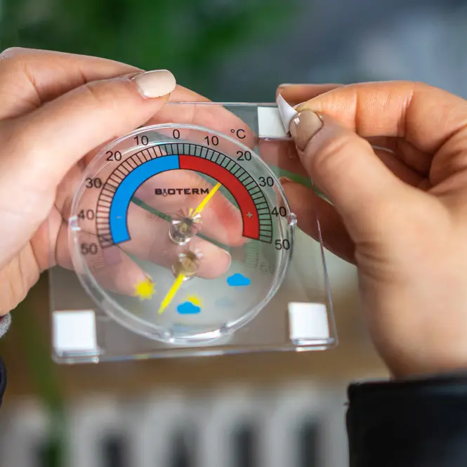 Univerzálny samolepiaci priesvitný teplomer s vlhkomerom (-50/50 °C),5