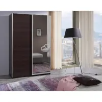 Skriňa s posuvnými dverami Fifi 135 cm so zrkadlom – gaštan wenge, dvojdverová