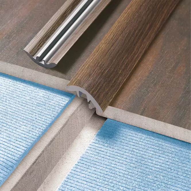 Profil ochranný zatlačovací PVC LW 40 0,9m teak