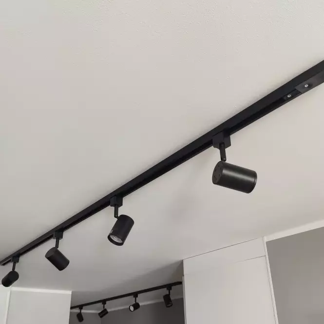 Rohový konektor L čierny koľajnicový systém,5